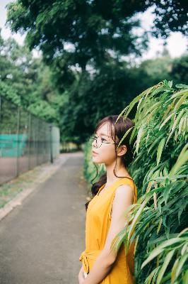 惊爆！这位高干浪荡尤物背后竟藏着什么秘密？